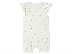 Hvid sommerheldragt med print af blå og gule blomster fra Name It 13241191 cloud dancer bagfra